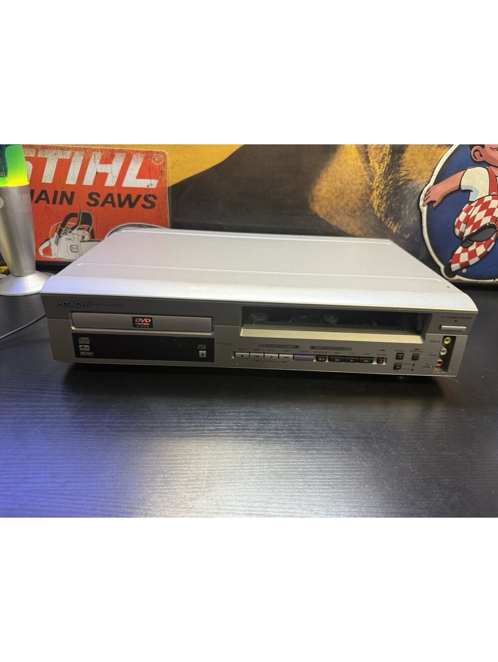 Hitachi DV-PF2U DVD VCR VHS Combo Player For Parts Repair DVD Tray Sticks